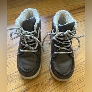 Oshkosh toddler Boys lined Boots size 10